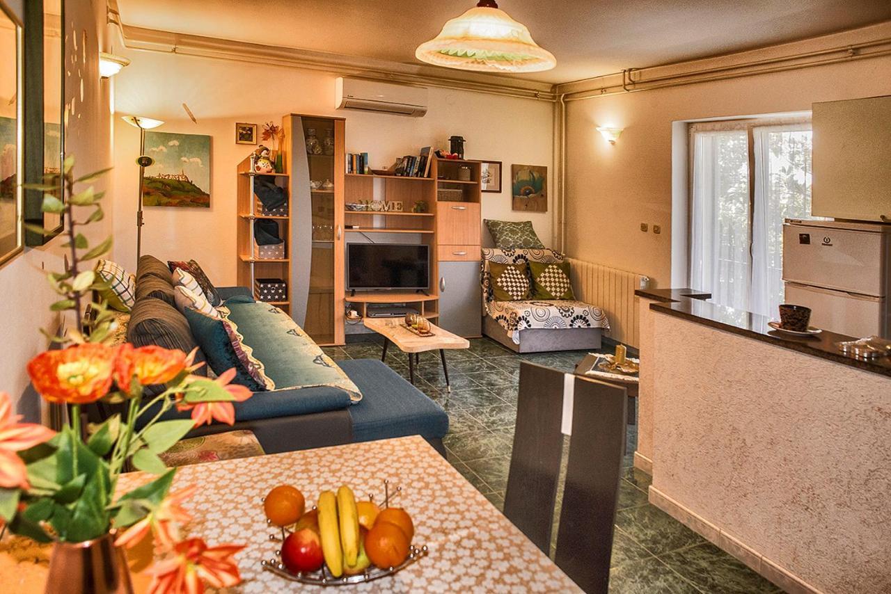 Apartment Lori Fažana Eksteriør billede