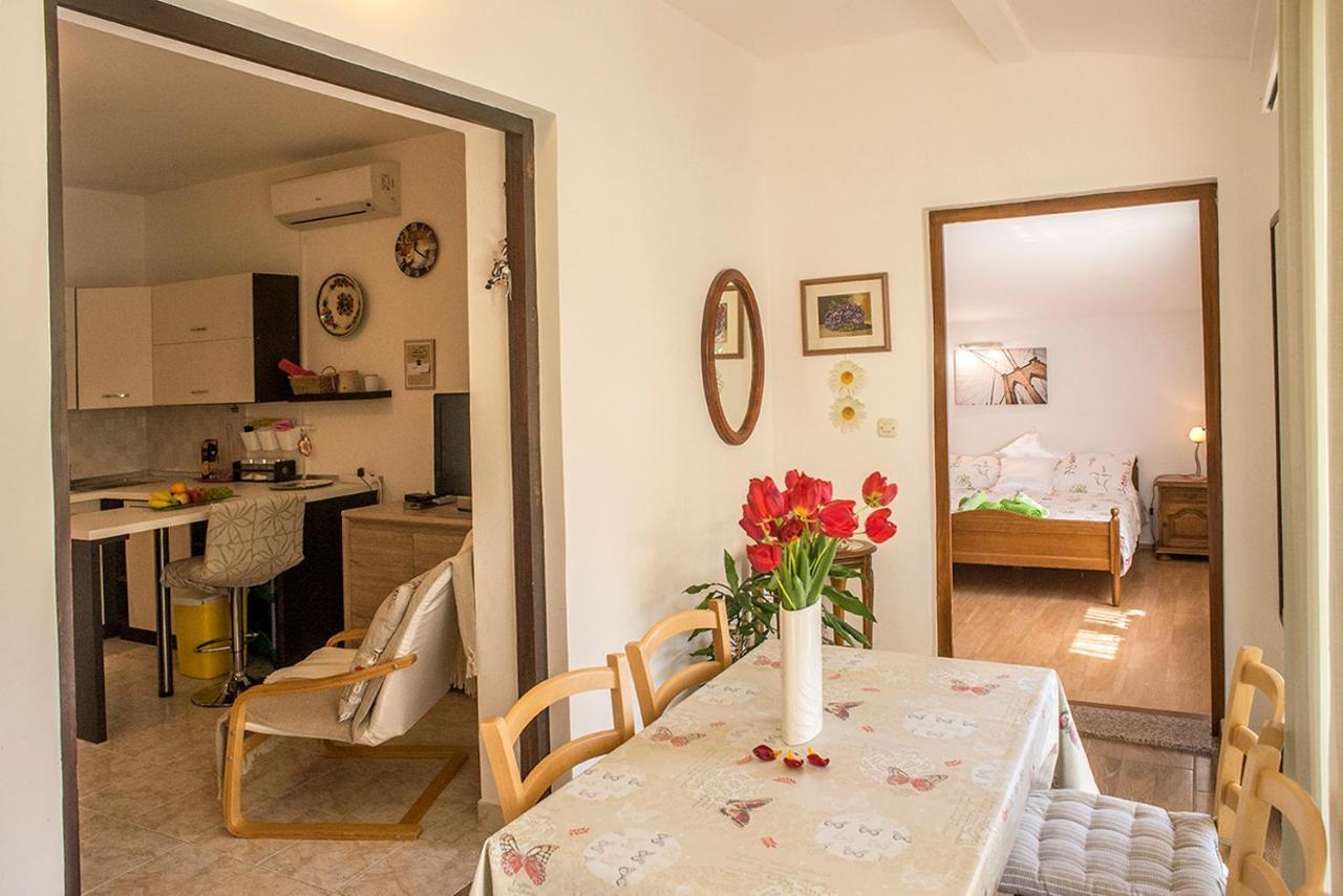 Apartment Lori Fažana Eksteriør billede