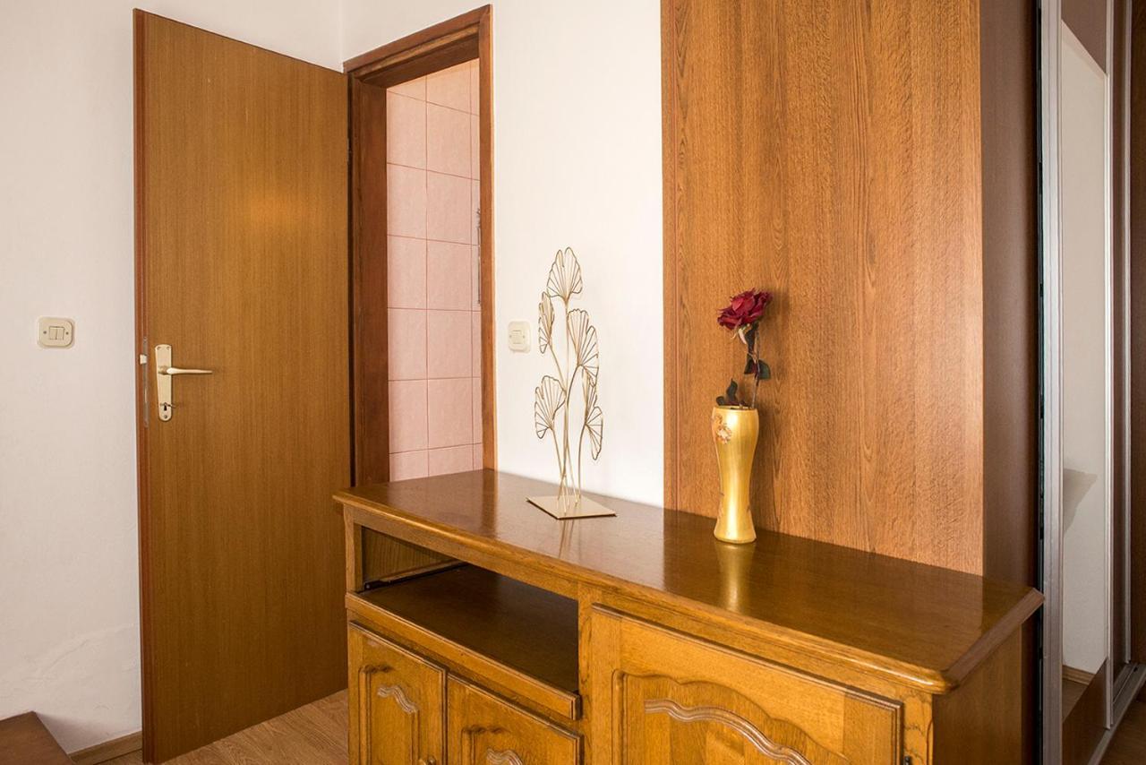 Apartment Lori Fažana Eksteriør billede