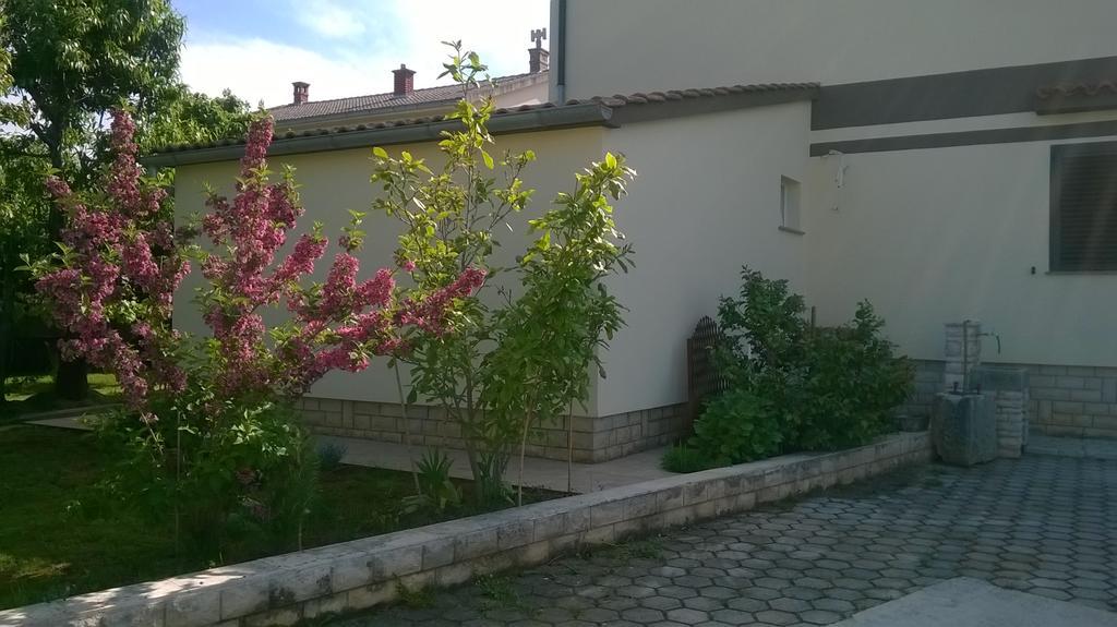 Apartment Lori Fažana Eksteriør billede