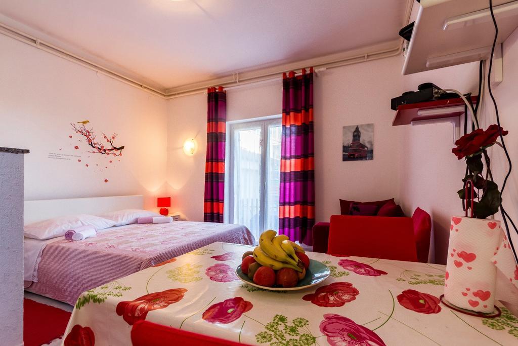 Apartment Lori Fažana Eksteriør billede