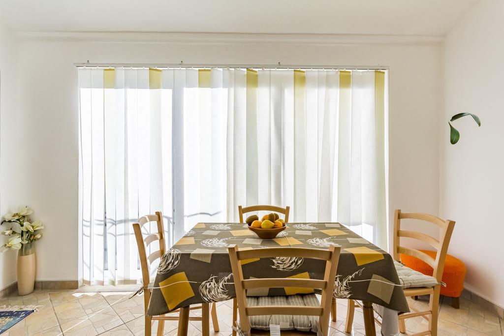 Apartment Lori Fažana Eksteriør billede