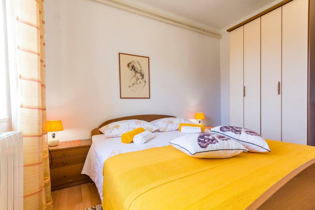 Apartment Lori Fažana Eksteriør billede