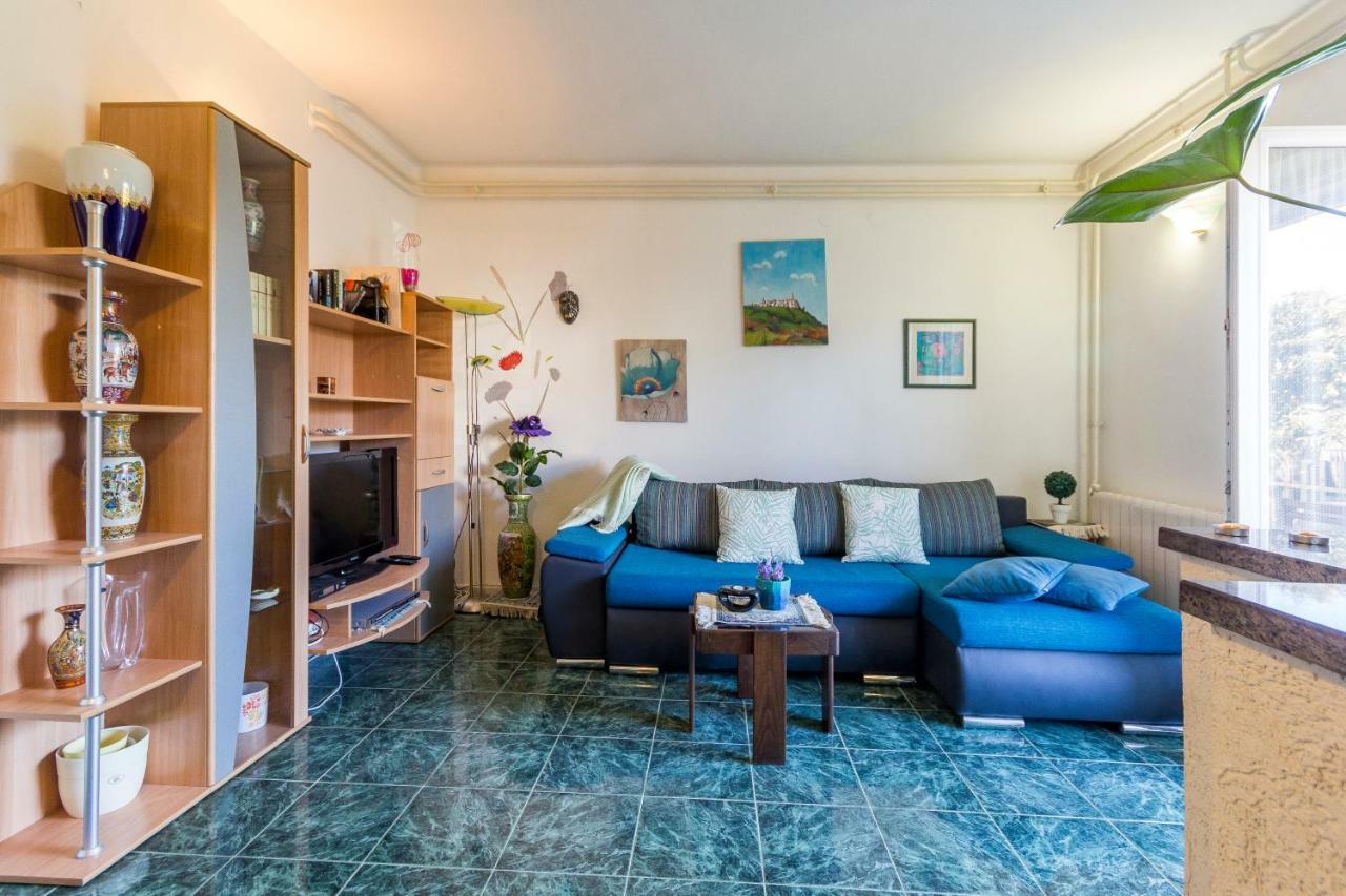 Apartment Lori Fažana Eksteriør billede