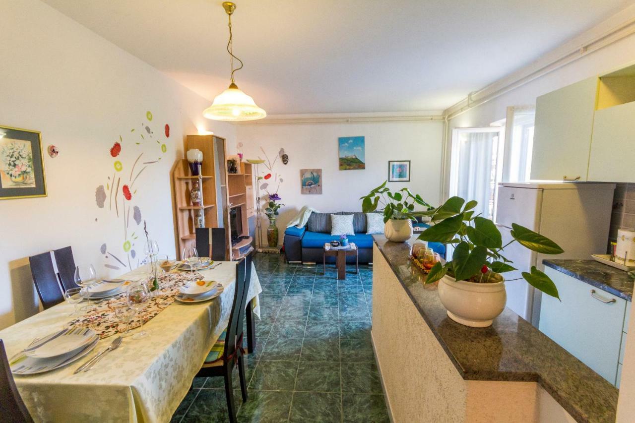 Apartment Lori Fažana Eksteriør billede